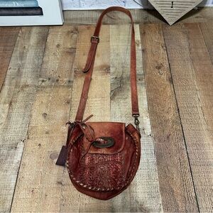 Free to Roam Idyllwind Fueled by Miranda Lambert Crossbody Leather Purse round